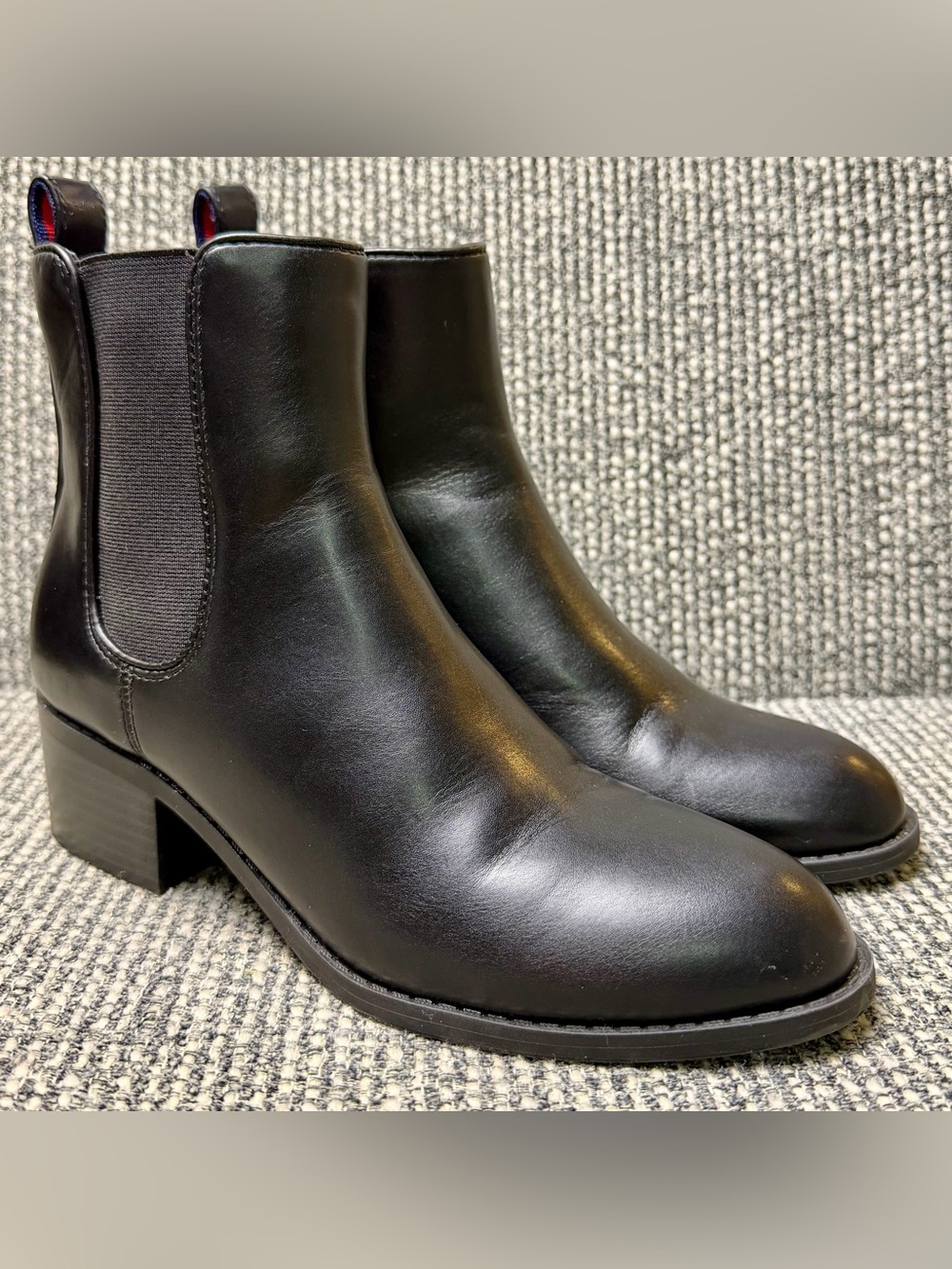 Tommy Hilfiger Black Chelsea Ankle Boots Side Zip Block Heel Women’s Size 5.5M